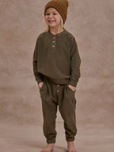 Load image into Gallery viewer, RYLEE + CRU BUTTON JOGGER PANT
