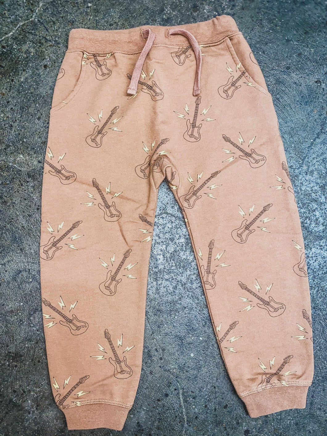 RYLEE + CRU GUITAR SWEATPANTS