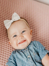 Load image into Gallery viewer, COPPER PEARL BOWTIE BOW
